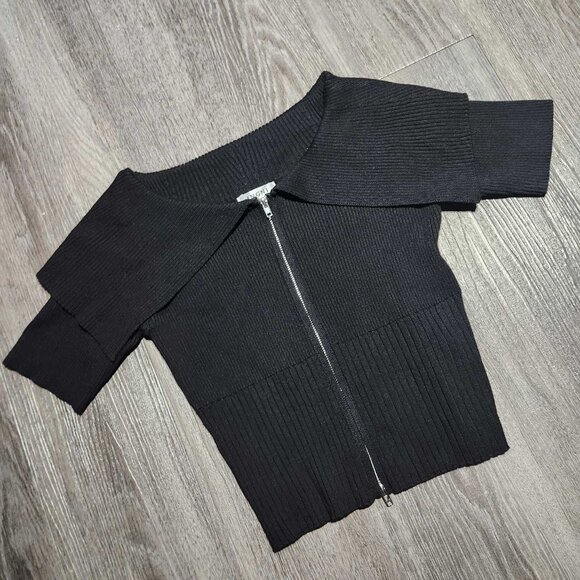 Japanese Gothic black zip-up top with big bat collar - Picture 7 of 9